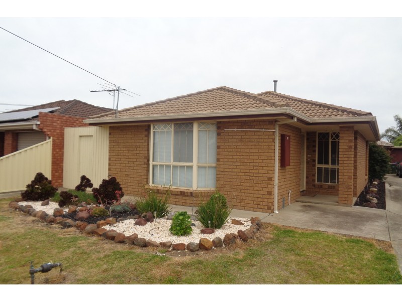1/18 Balaclava Avenue, Altona Meadows VIC 3028