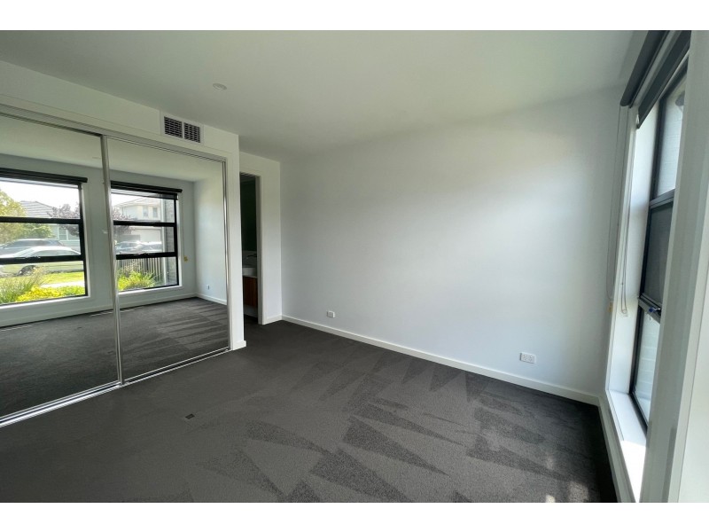 1/49 Bent Street, Altona VIC 3018