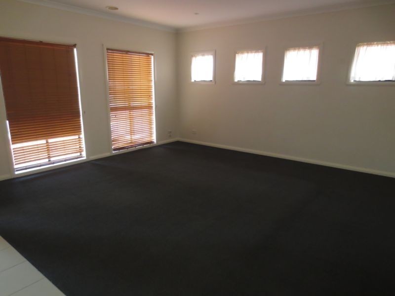 2/9-10 Birkett Court, Altona Meadows VIC 3028