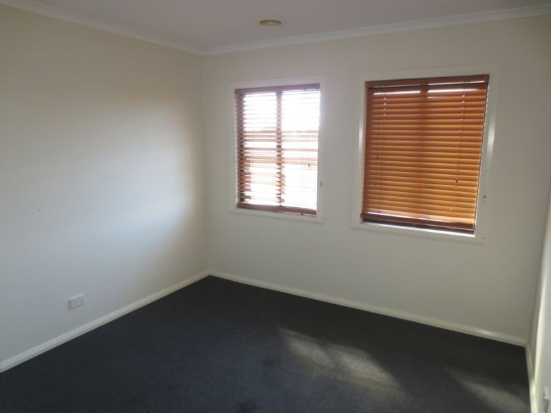 2/9-10 Birkett Court, Altona Meadows VIC 3028