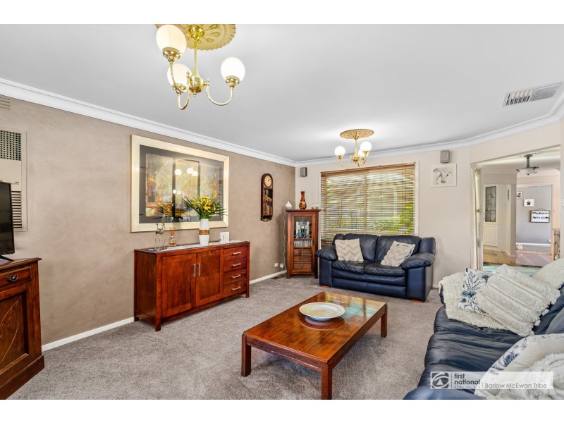 2 Moore Court, Seaholme VIC 3018