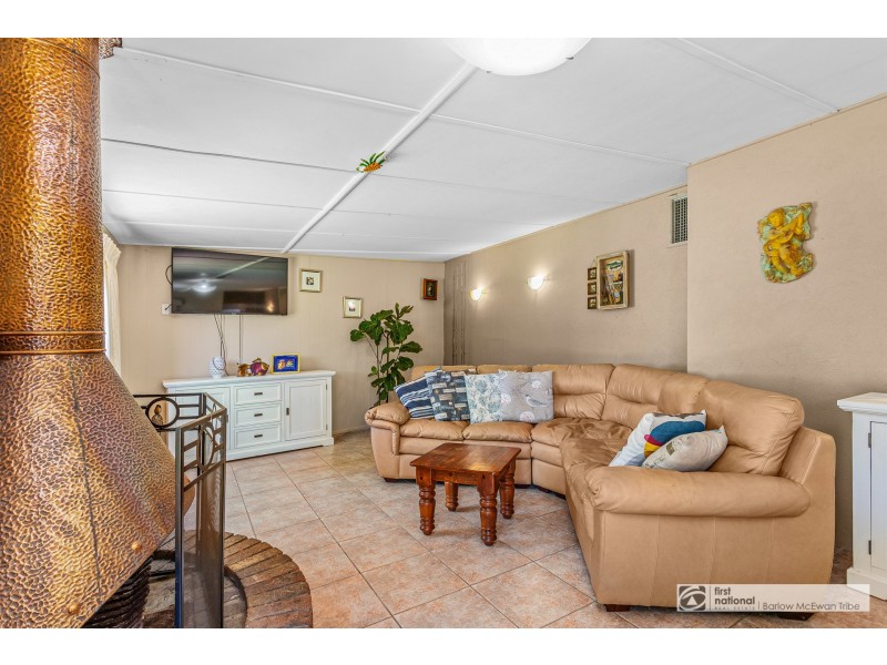 2 Moore Court, Seaholme VIC 3018