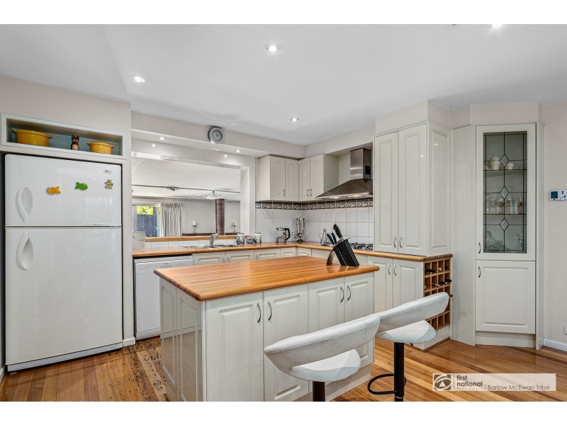 2 Moore Court, Seaholme VIC 3018