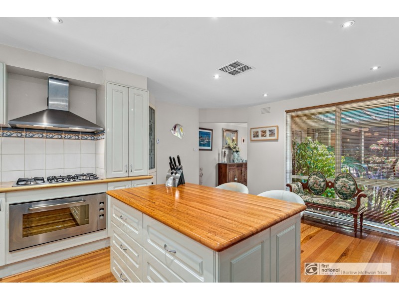 2 Moore Court, Seaholme VIC 3018