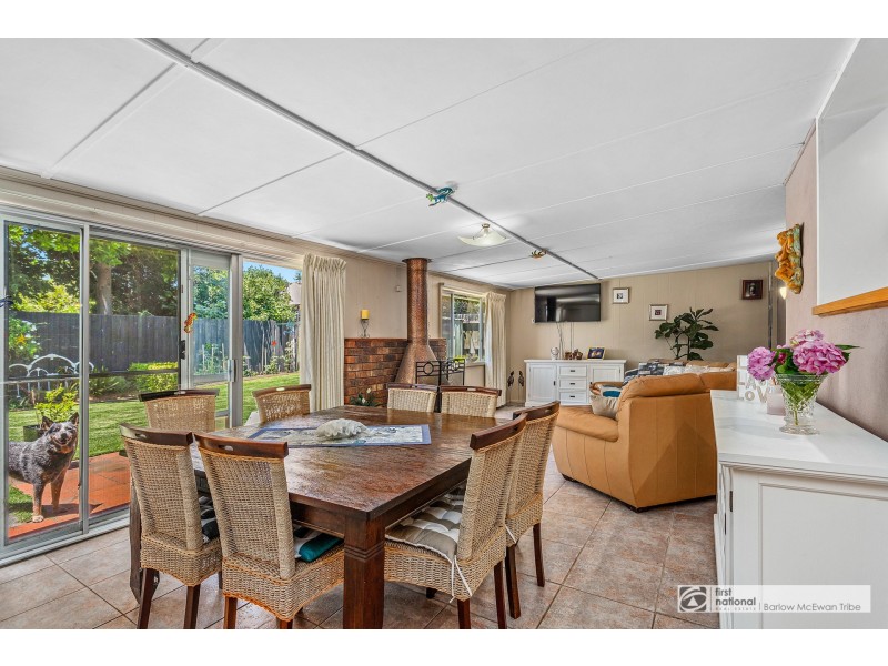 2 Moore Court, Seaholme VIC 3018