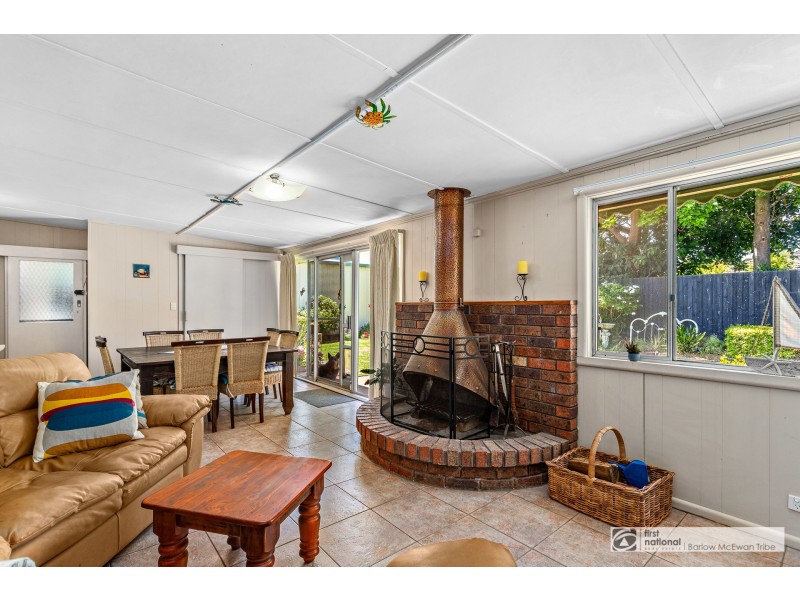 2 Moore Court, Seaholme VIC 3018