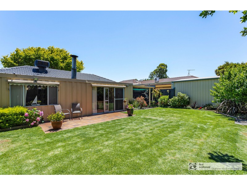 2 Moore Court, Seaholme VIC 3018