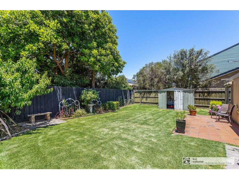 2 Moore Court, Seaholme VIC 3018