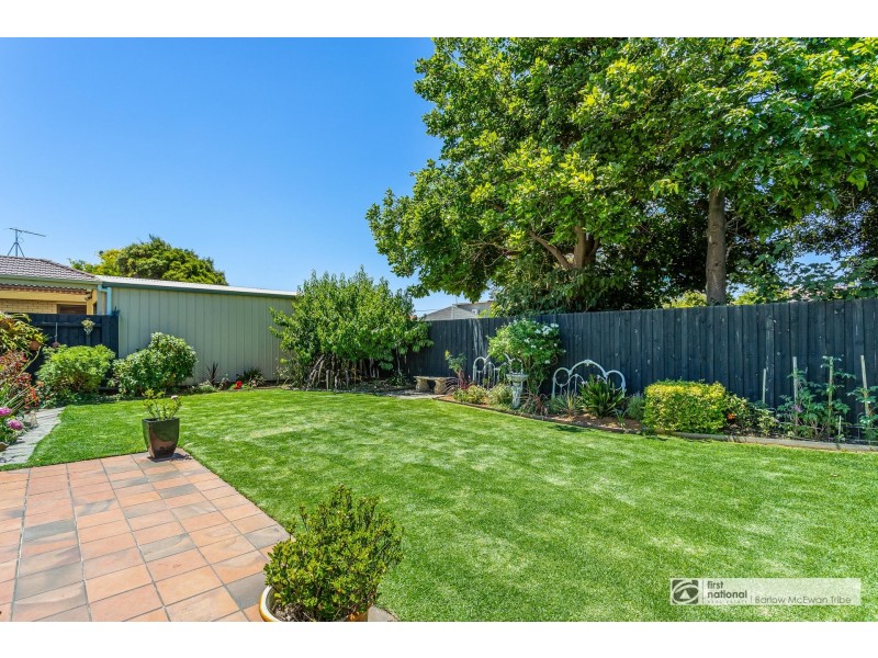 2 Moore Court, Seaholme VIC 3018