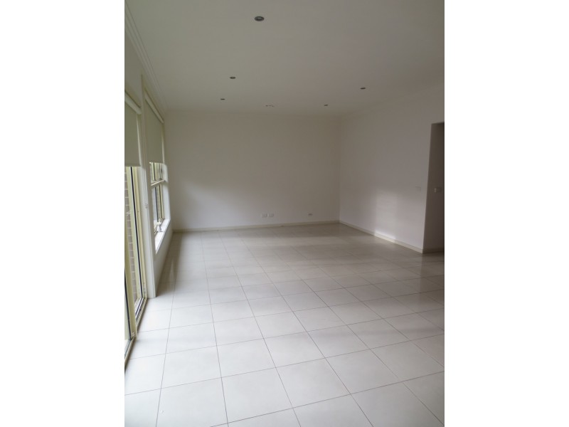 4/32 Civic Parade, Altona VIC 3018