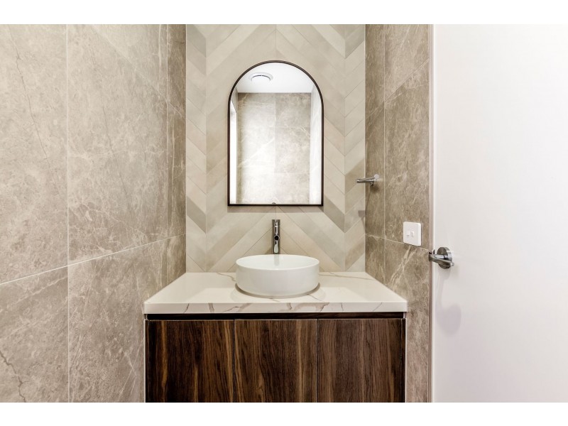 1/60 Eames Avenue, Brooklyn VIC 3012