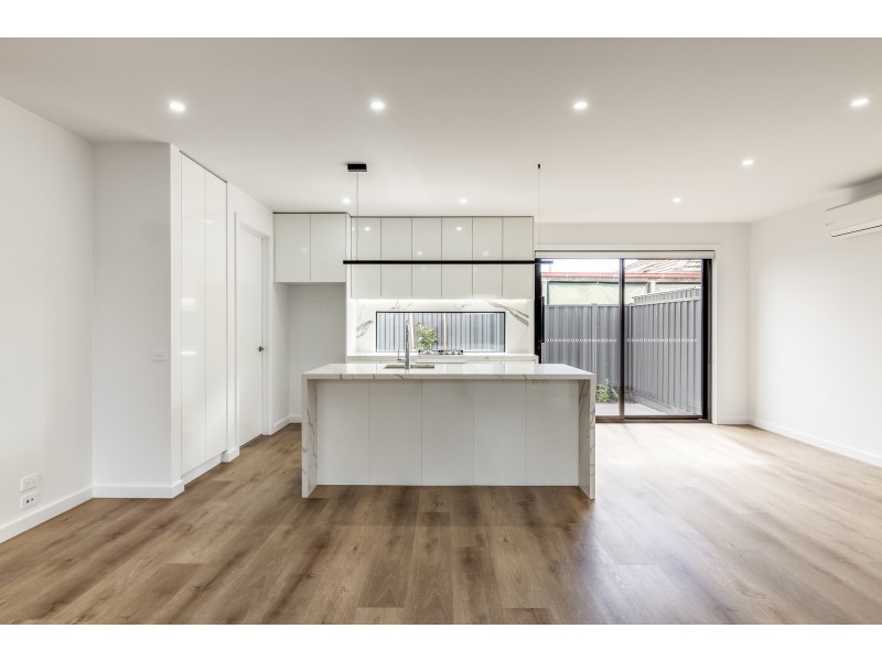 2/60 Eames Avenue, Brooklyn VIC 3012