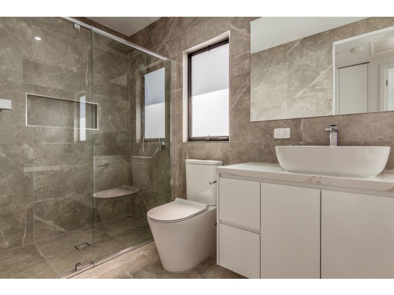 2/60 Eames Avenue, Brooklyn VIC 3012