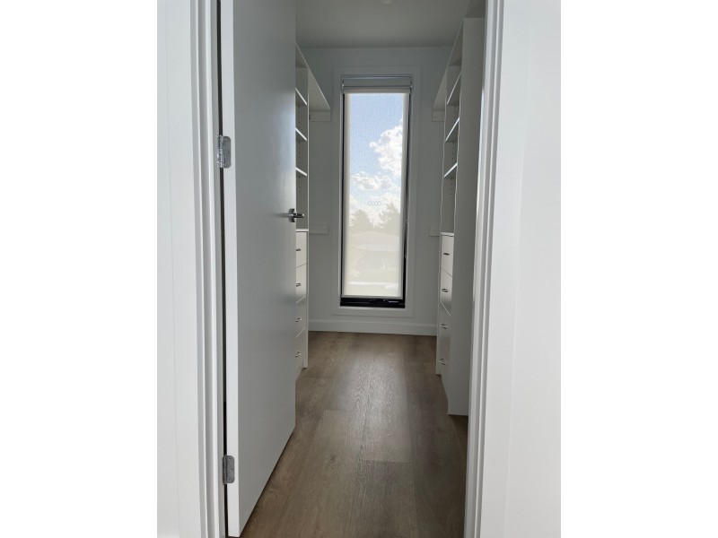 2/60 Eames Avenue, Brooklyn VIC 3012