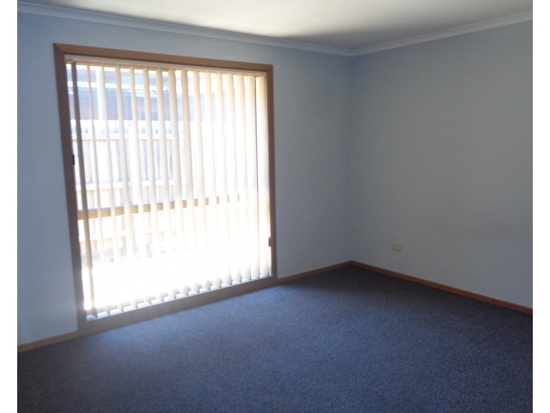 2/11 Langhorne Street, Altona Meadows VIC 3028