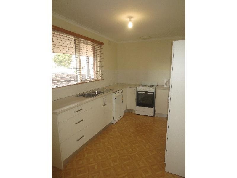 1/60 Grieve Parade, Altona VIC 3018