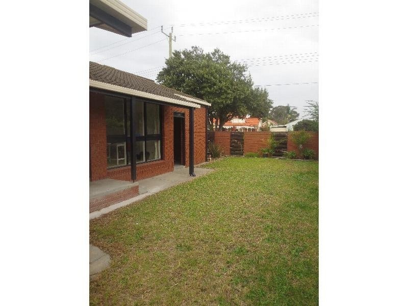 1/60 Grieve Parade, Altona VIC 3018