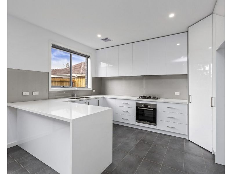 2/14 Lark Street, Altona VIC 3018