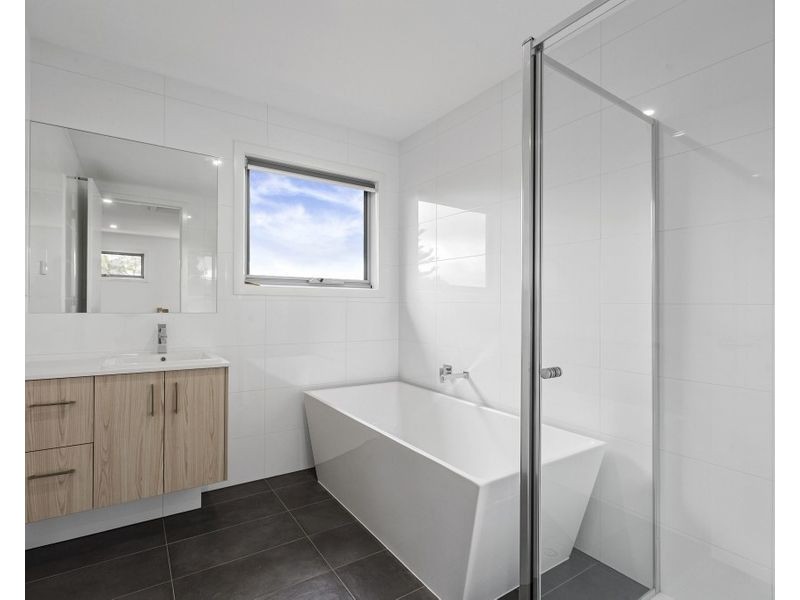 2/14 Lark Street, Altona VIC 3018