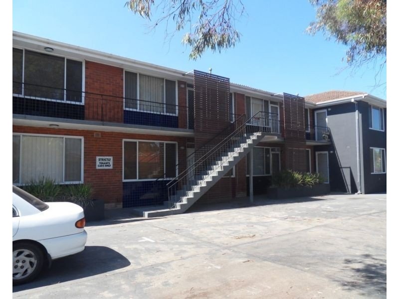 2/355 Blackshaws Road, Altona North VIC 3025