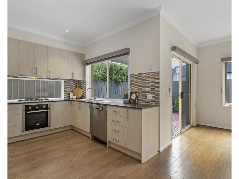 2/47 Maidstone Street, Altona VIC 3018