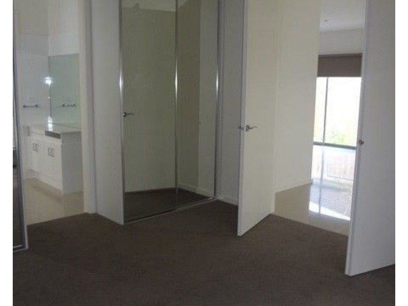 1/180 Civic Parade, Altona VIC 3018