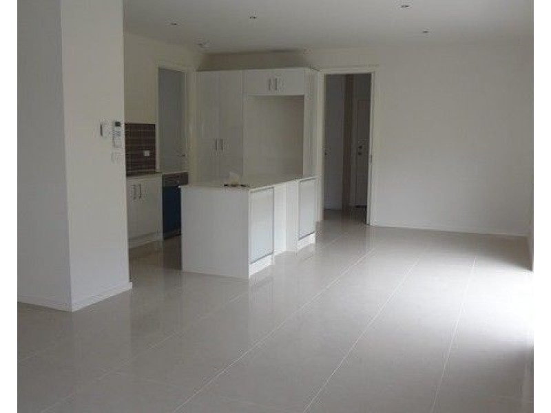 1/180 Civic Parade, Altona VIC 3018