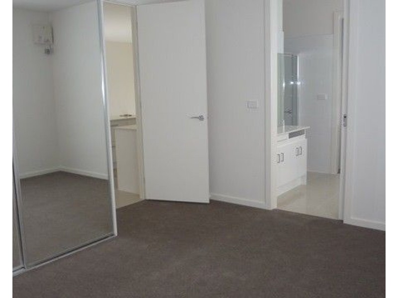 1/180 Civic Parade, Altona VIC 3018