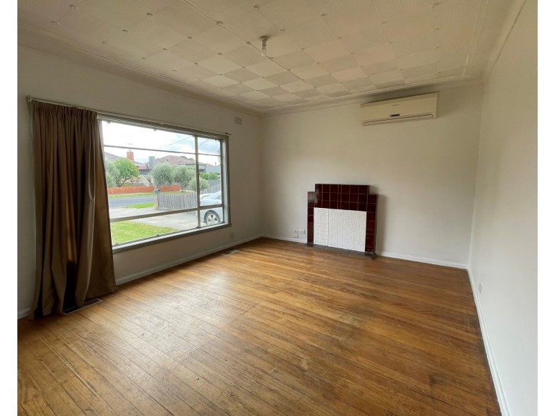 82 Fourth Avenue, Altona North VIC 3025