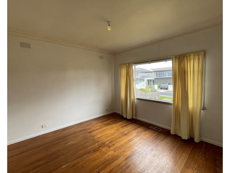 82 Fourth Avenue, Altona North VIC 3025