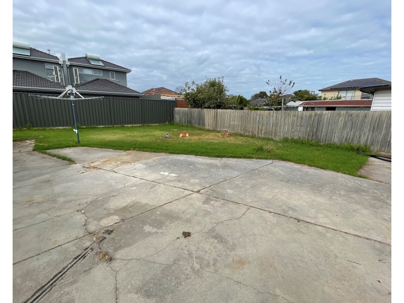 82 Fourth Avenue, Altona North VIC 3025