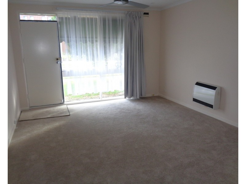 12/261 Civic Parade, Altona VIC 3018