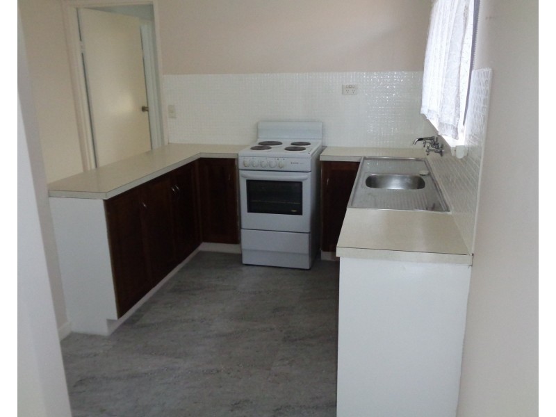 12/261 Civic Parade, Altona VIC 3018