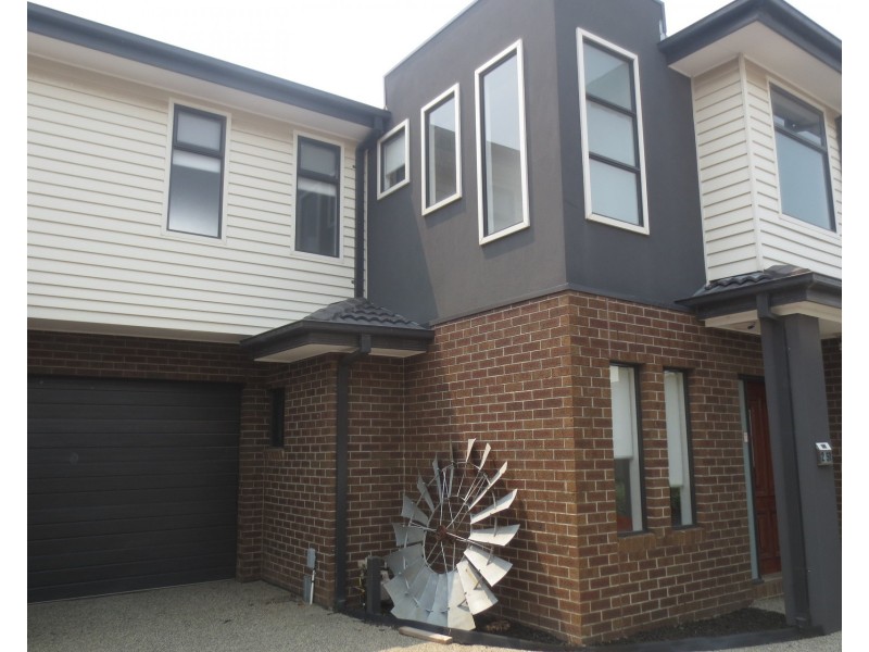 2/51 Stenhouse Avenue, Brooklyn VIC 3012