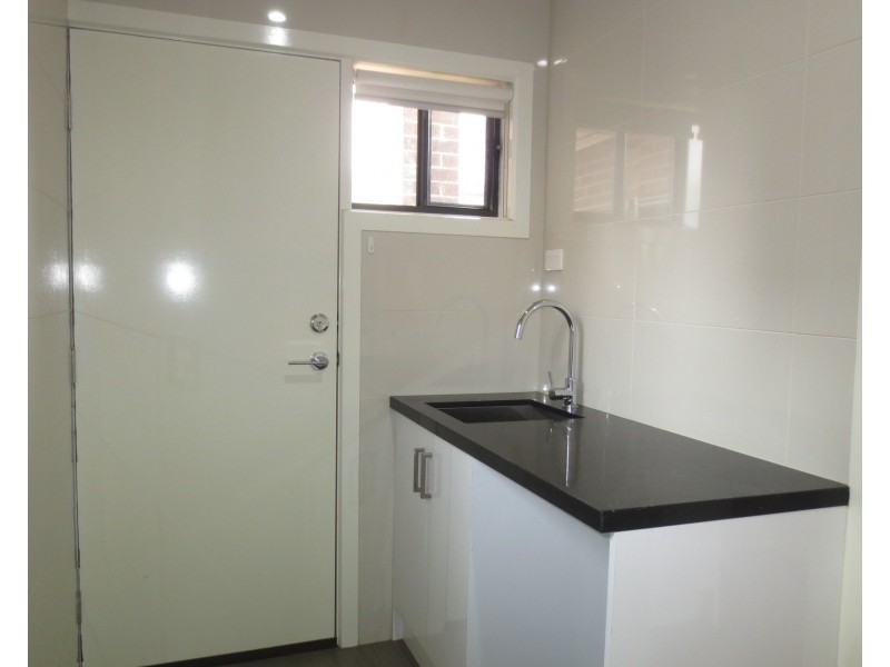 2/51 Stenhouse Avenue, Brooklyn VIC 3012