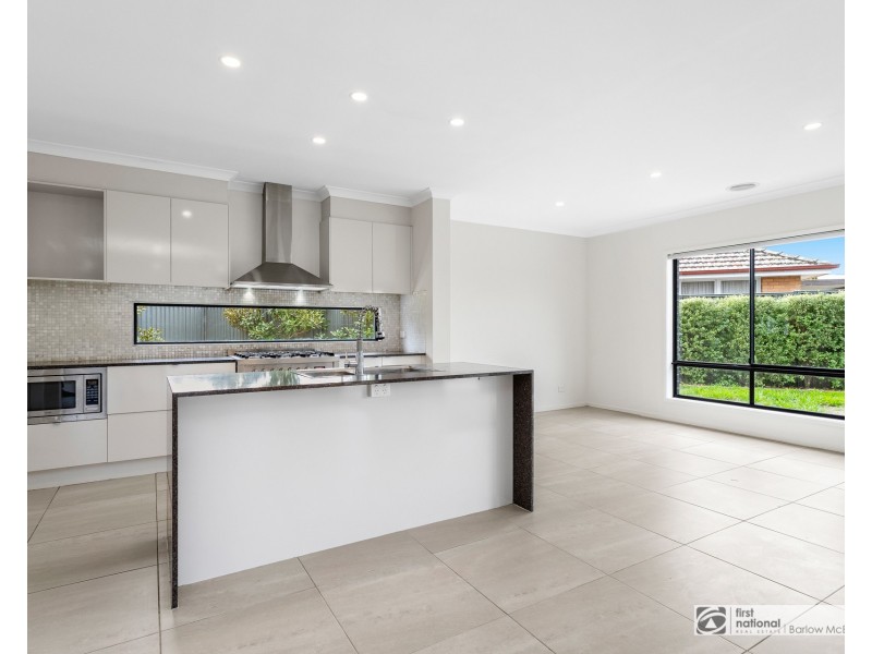 16 Seagull Avenue, Altona VIC 3018