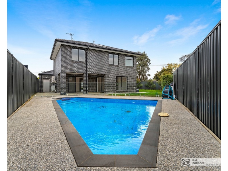 16 Seagull Avenue, Altona VIC 3018