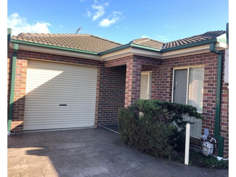 2/1 First Avenue, Altona North VIC 3025