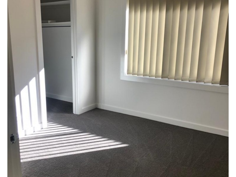 2/1 First Avenue, Altona North VIC 3025