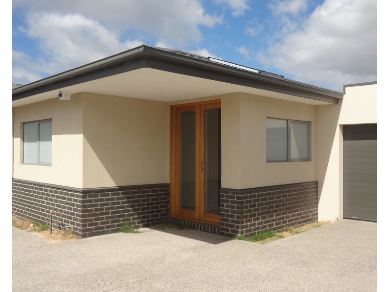 2/180 Civic Parade, Altona VIC 3018