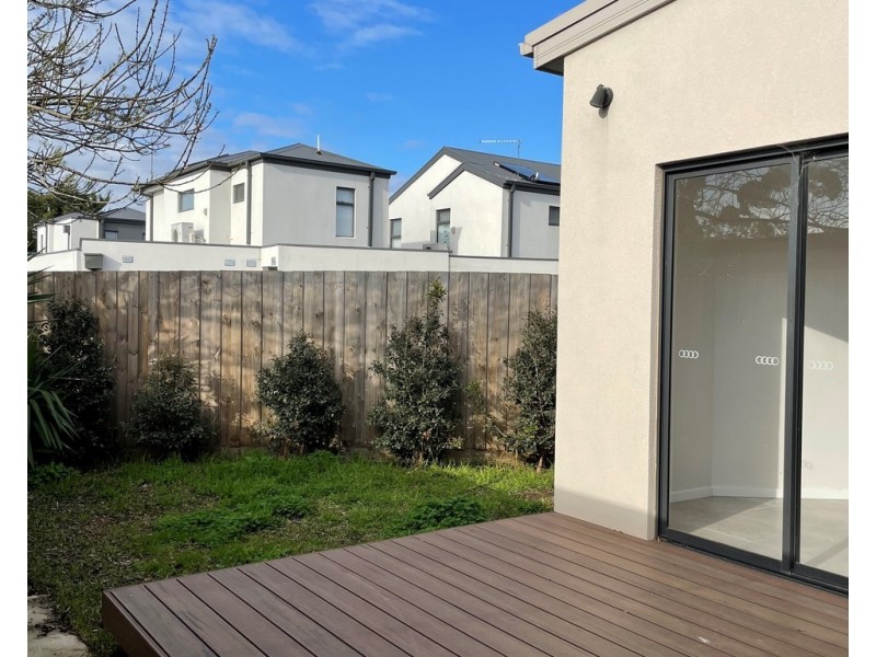 2/5 Isaacs Street, Laverton VIC 3028