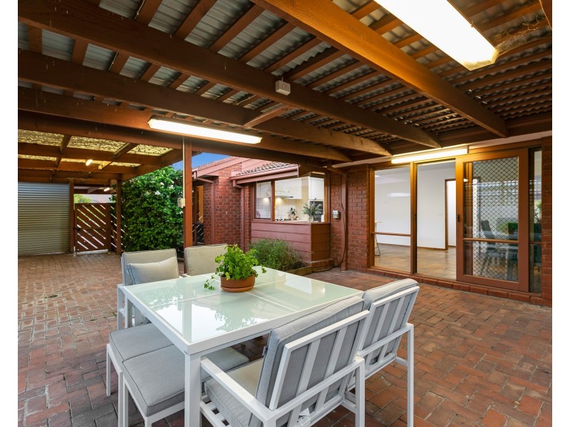 6 Pringle Place, Altona Meadows VIC 3028