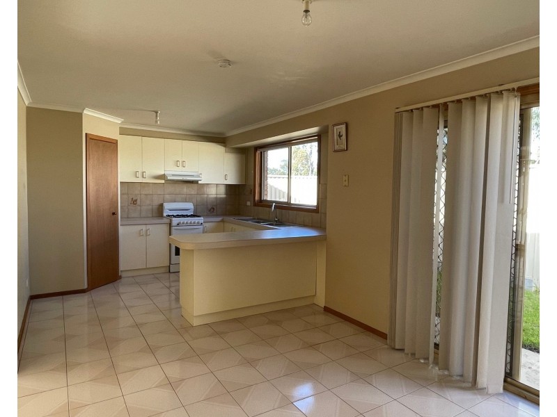 2/7 O’shannessy Court, Altona Meadows VIC 3028