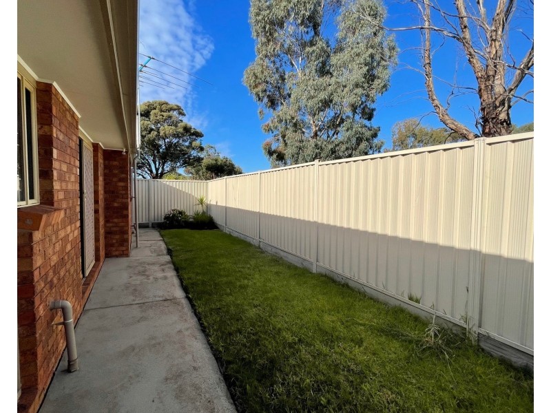 2/7 O’shannessy Court, Altona Meadows VIC 3028