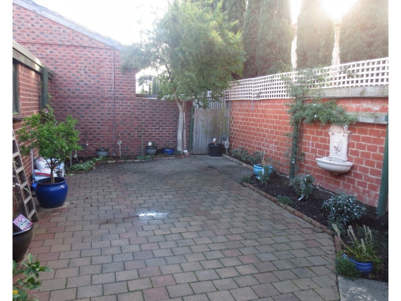 3/2 Upton Street, Altona VIC 3018