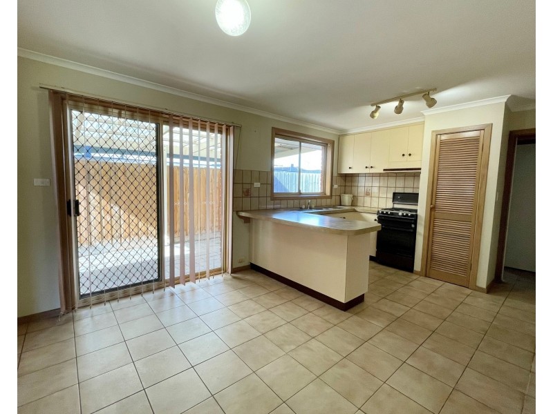 2/12 Delahunty Court, Altona Meadows VIC 3028