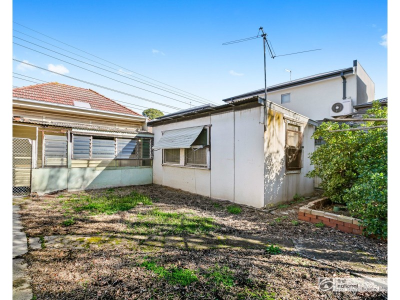 18 Primula Avenue, Brooklyn VIC 3012