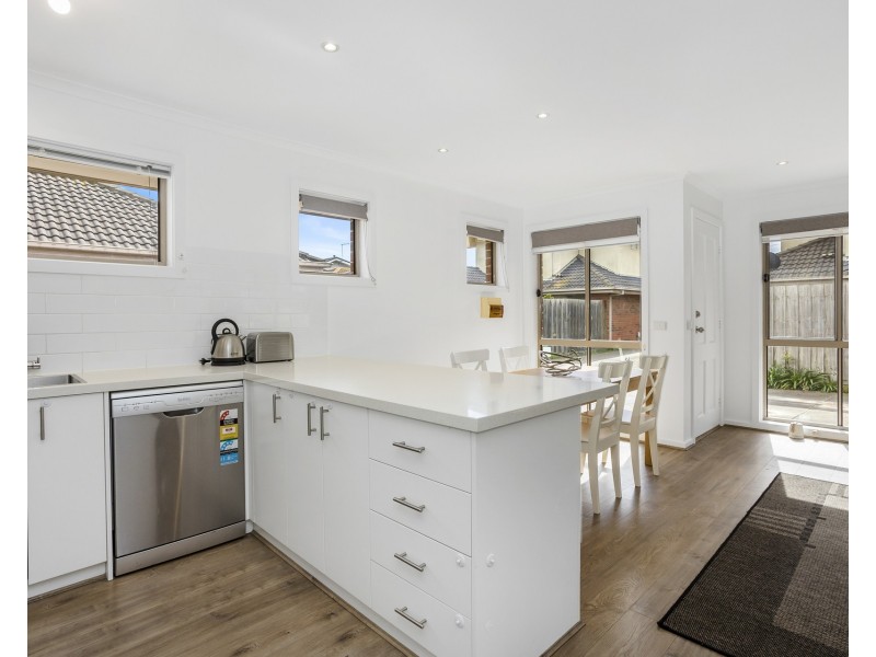 4/9-11 Hall Avenue, Altona Meadows VIC 3028