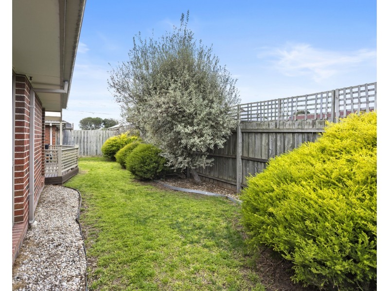 4/9-11 Hall Avenue, Altona Meadows VIC 3028