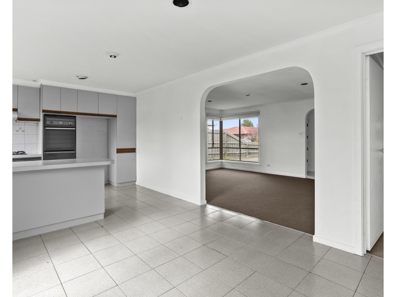 4 Carling Court, Altona Meadows VIC 3028